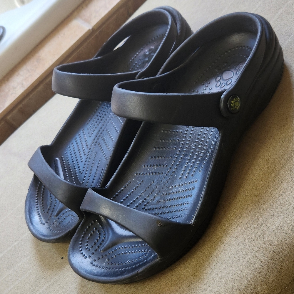 Sandles